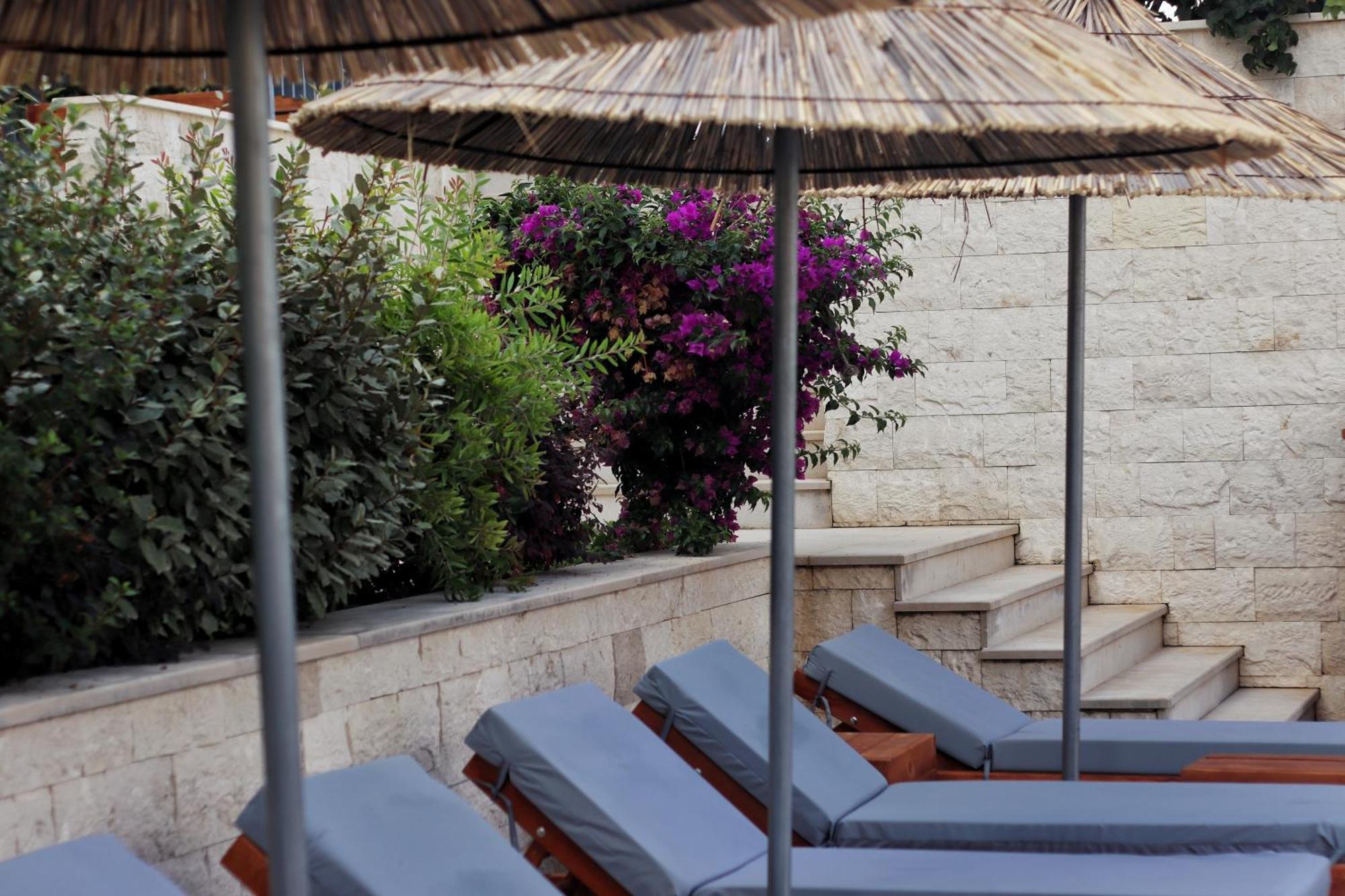 Golden Beach Suites Sarandë 외부 사진